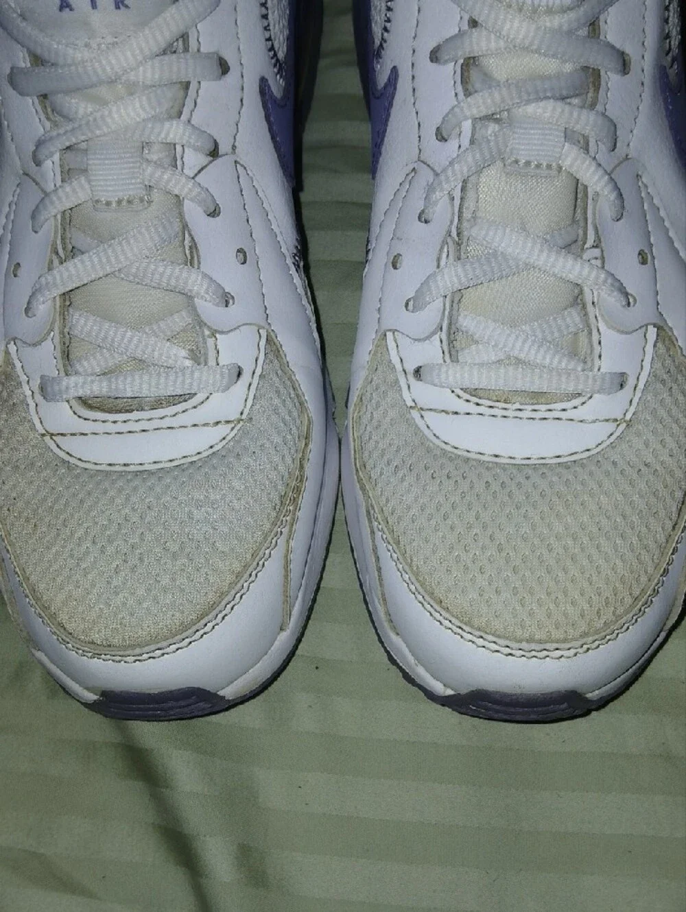 Nike Women’s White and Lavender Air Max Sneakers Sz: 7